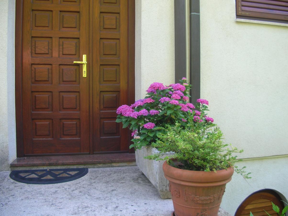 Vacation Home Lucija Slatina  Exteriör bild
